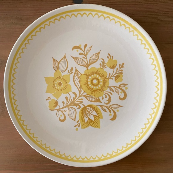 Royal China ‘Jubilee’ Cavalier Ironstone vintage dinner plates - Picture 2 of 5